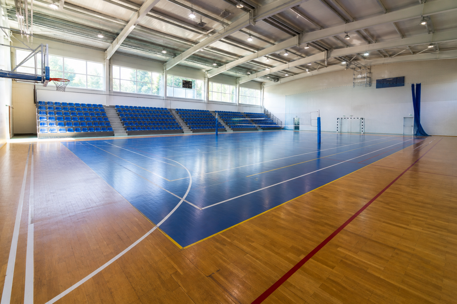 Wirtualny spacer dla obiektu sportowego — jak pokazać halę, boisko i zaplecze?